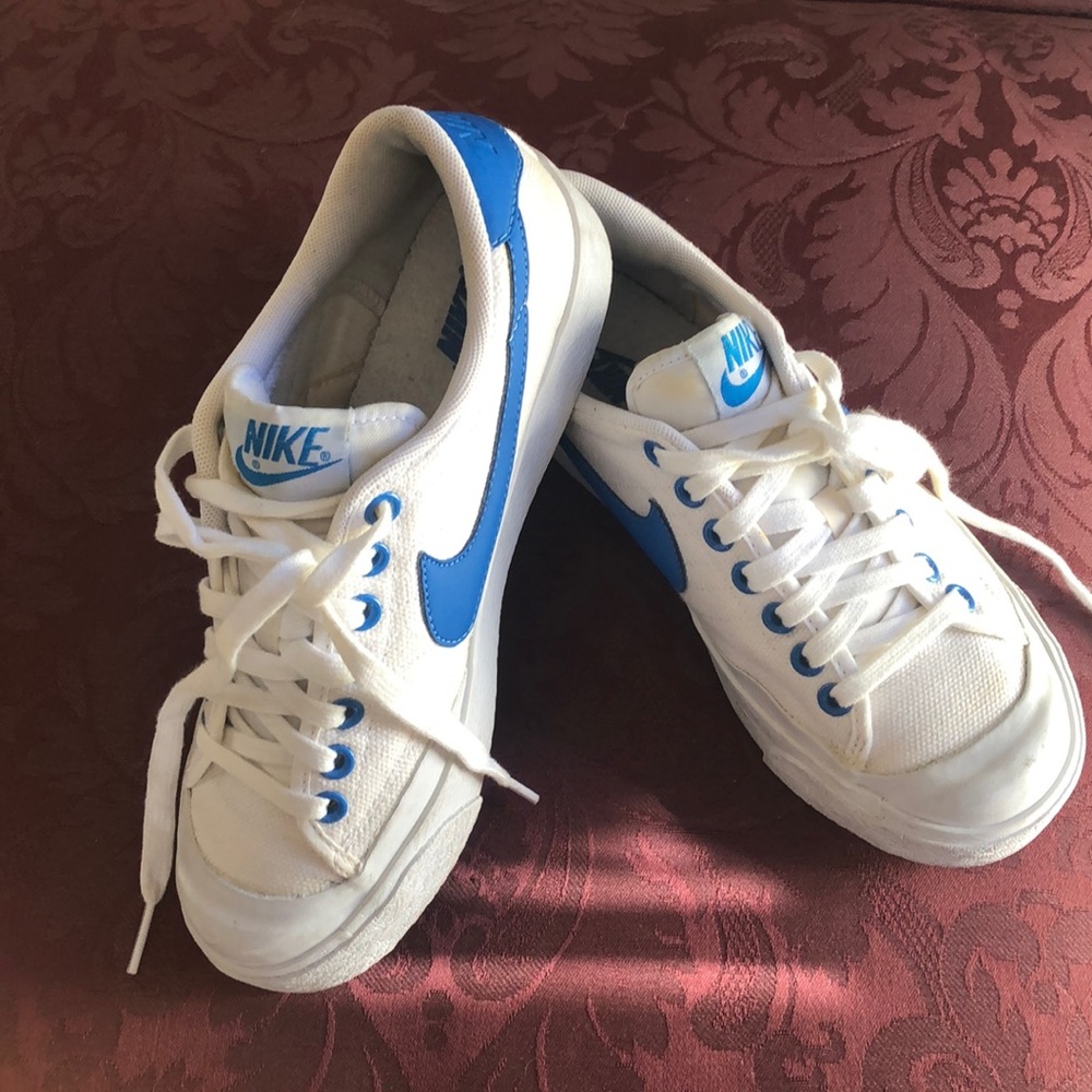 2010 NIKE ALL COURT LOWS